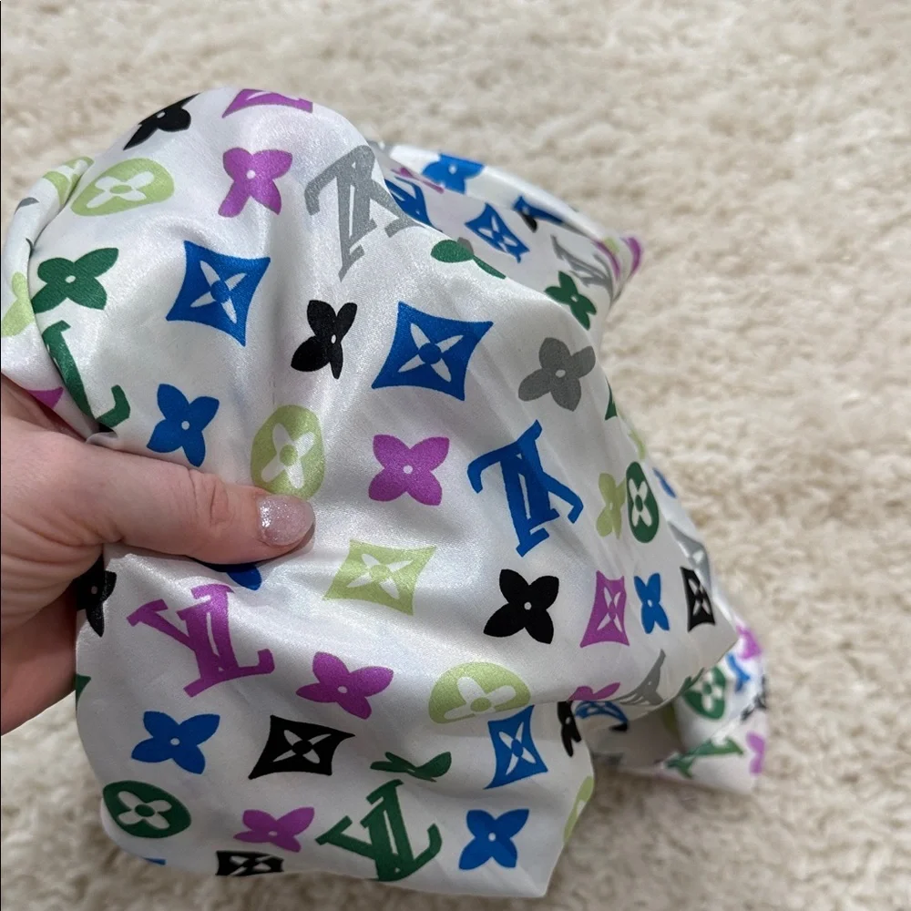 Louis Vuitton Colorful Monogram Scarf - Picture 2 of 3